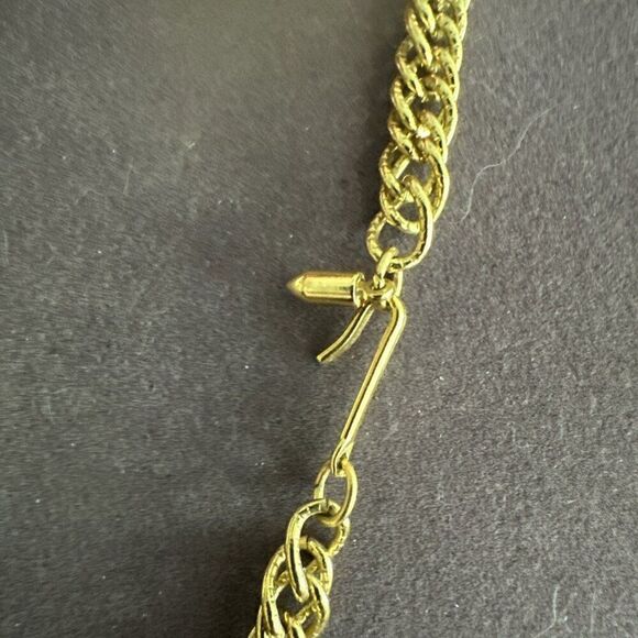 Avon Undeniable Necklace Clear Crystal 1993 Vintage With Box - Picture 6 of 8